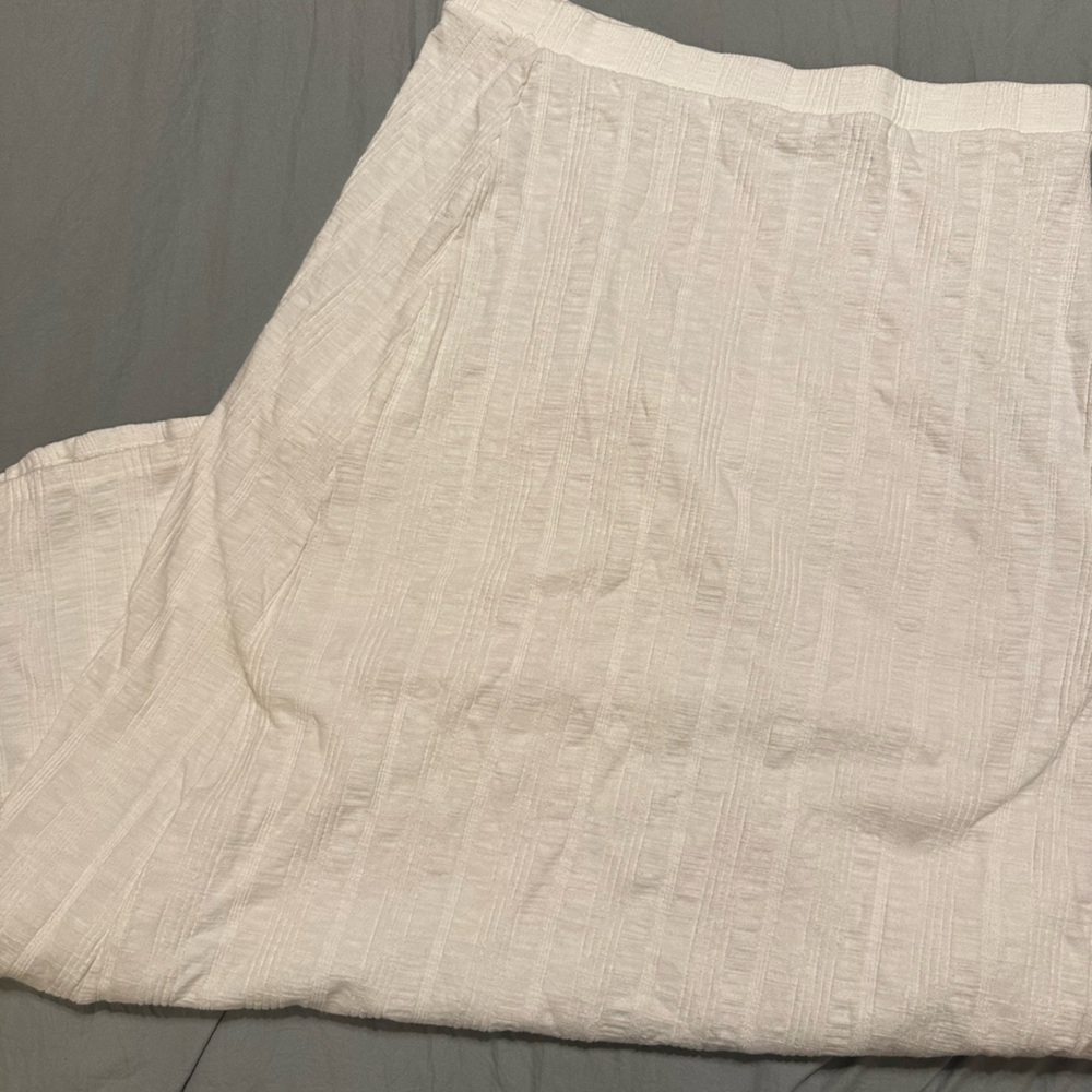 American Eagle Outfitters White Textured Skirt